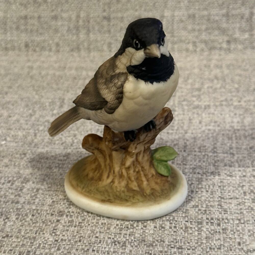 Vintage Lefton China Chickadee Bird Figurine KW6507 Made in Japan Original Label